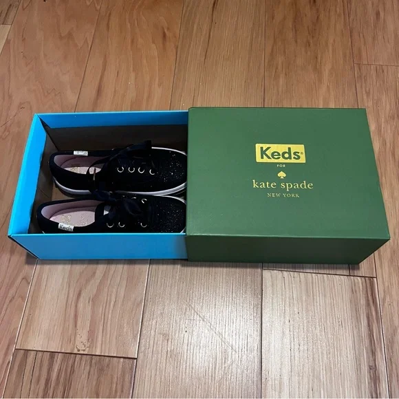 Little girls black sparkly Kate spade shoes - Picture 2 of 3